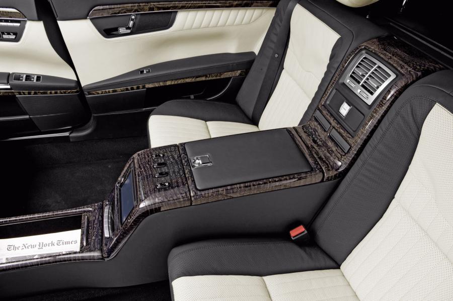 Интерьер Mercedes-Benz S600 Pullman Guard 2008 года  (фото 12 из 25)